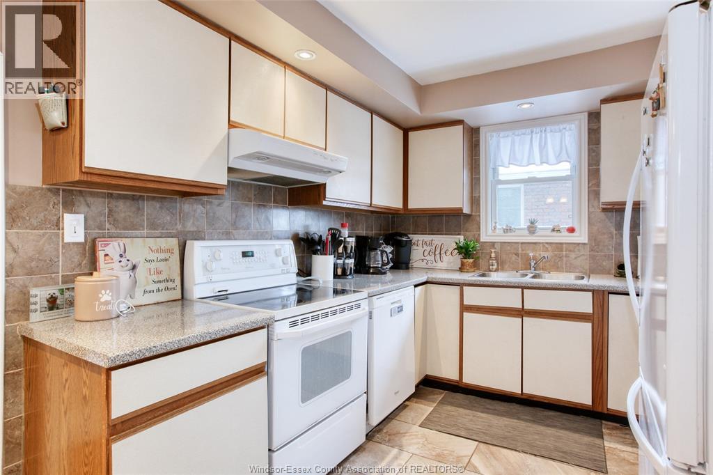1067 St. Louis Property Photo 17