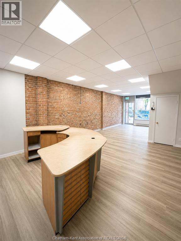 89 King Street West Property Photo 2