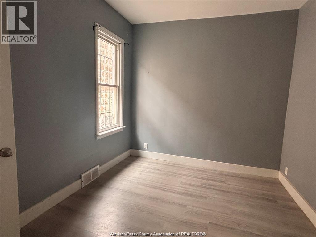 637 Tuscarora Property Photo 4