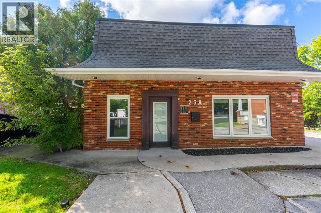 239 Ontario Street Property Photo 3