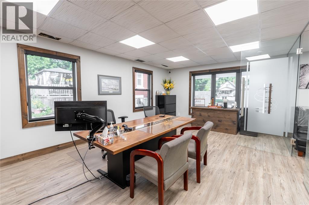239 Ontario Street Property Photo 10