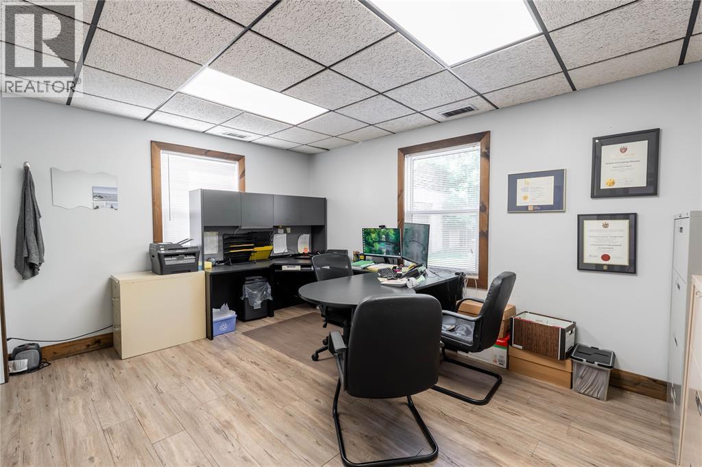 239 Ontario Street Property Photo 11