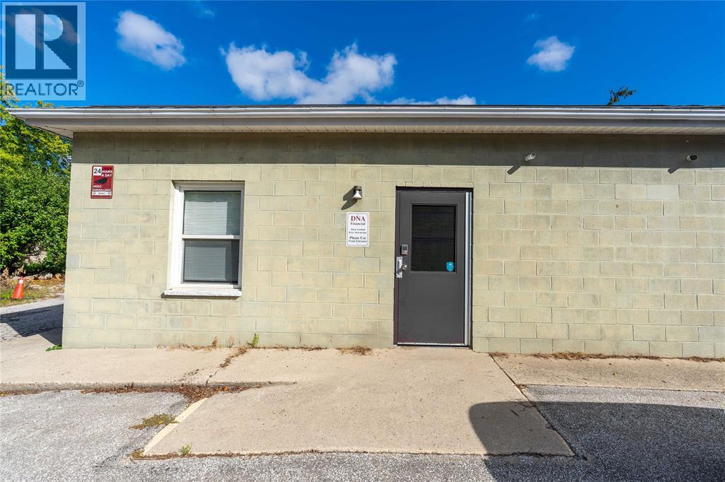 239 Ontario Street Property Photo 22