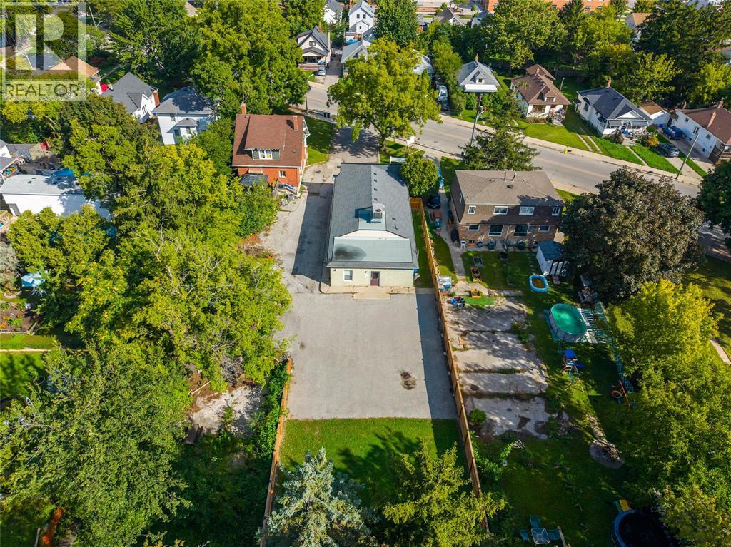 239 Ontario Street Property Photo 27