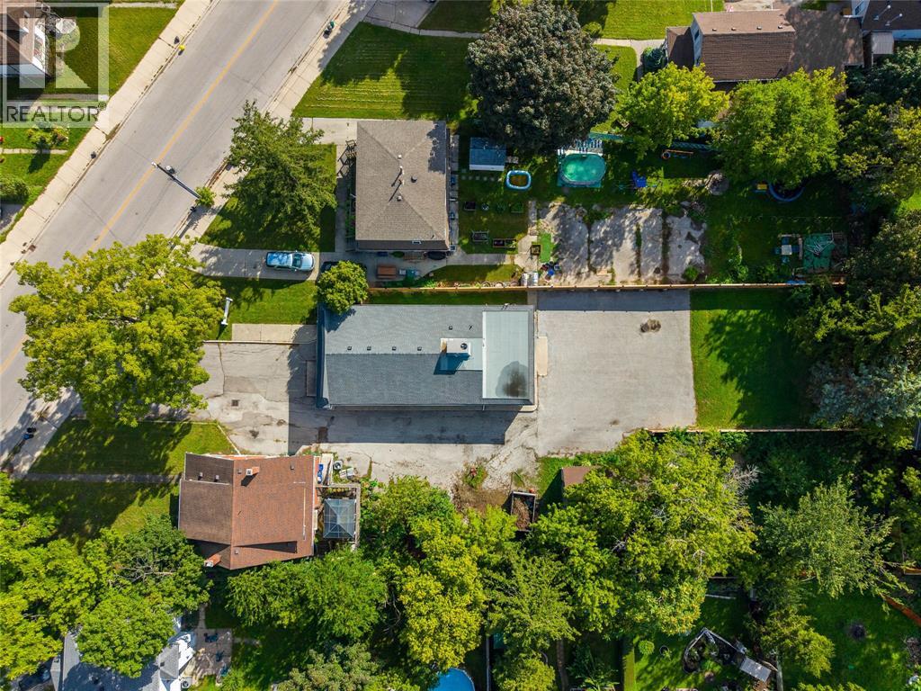 239 Ontario Street Property Photo 28
