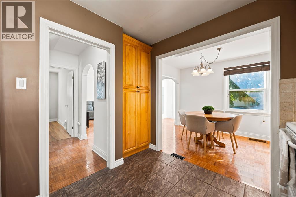 698 Pineview Avenue Property Photo 12