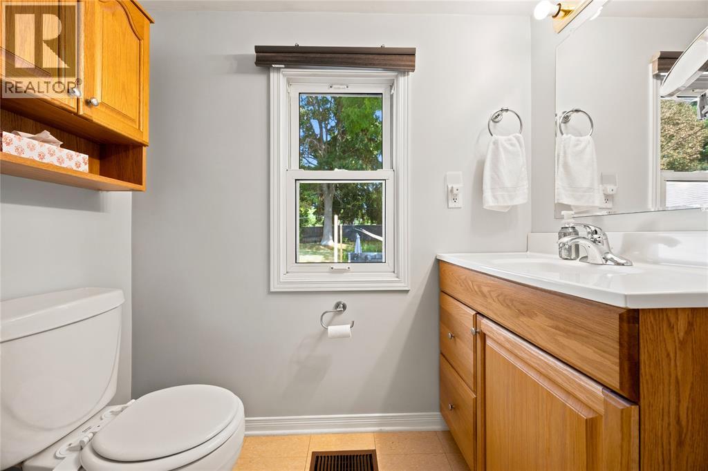 698 Pineview Avenue Property Photo 17