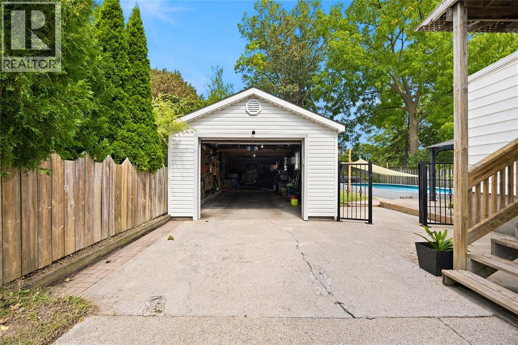 698 Pineview Avenue Property Photo 41