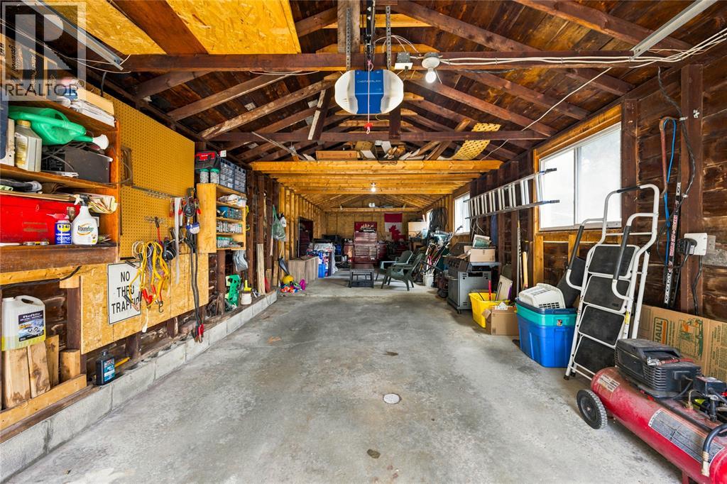 698 Pineview Avenue Property Photo 42
