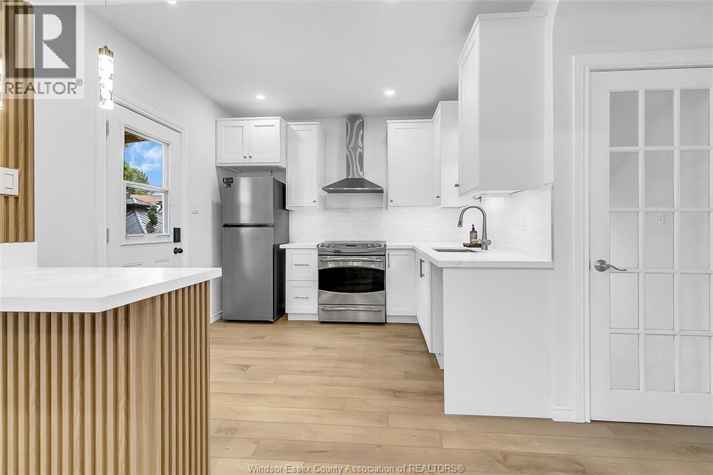 1457 Dougall Property Photo 13