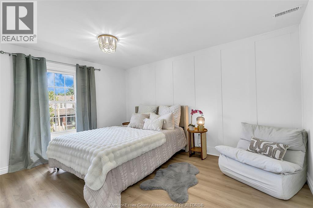 1457 Dougall Property Photo 19