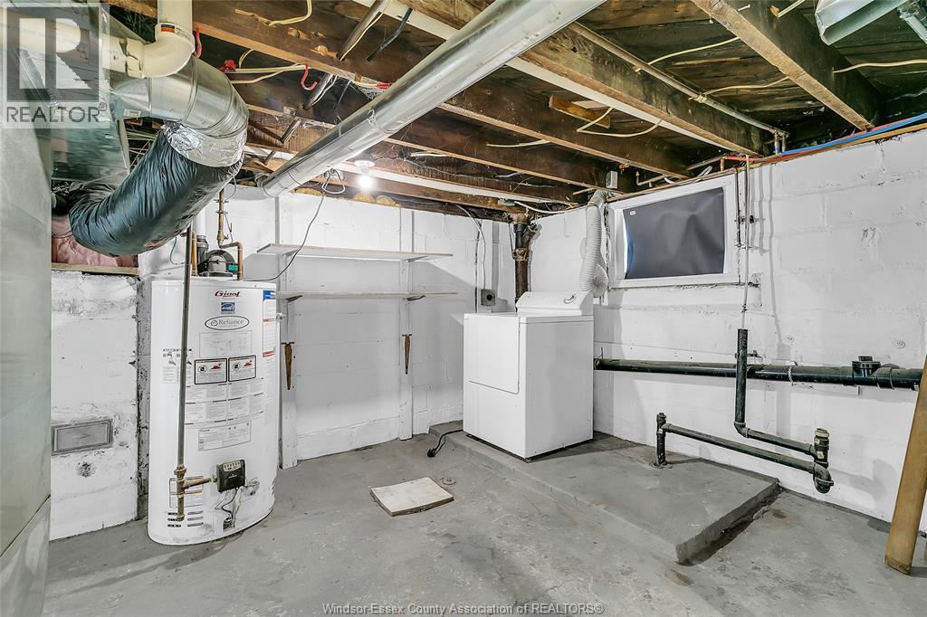 1457 Dougall Property Photo 29