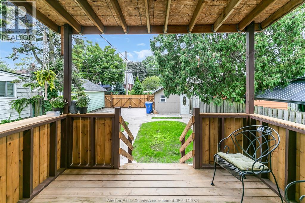 1457 Dougall Property Photo 30