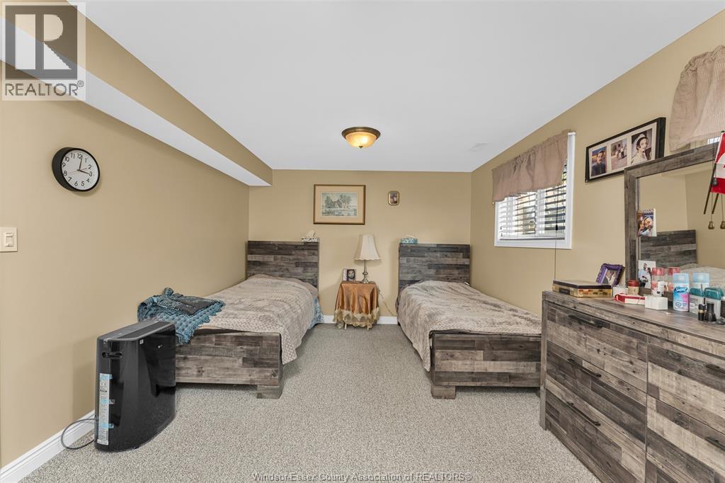 747 Eugenie Property Photo 27