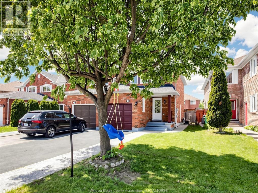 16 Mount Fuji Crescent Property Photo 2