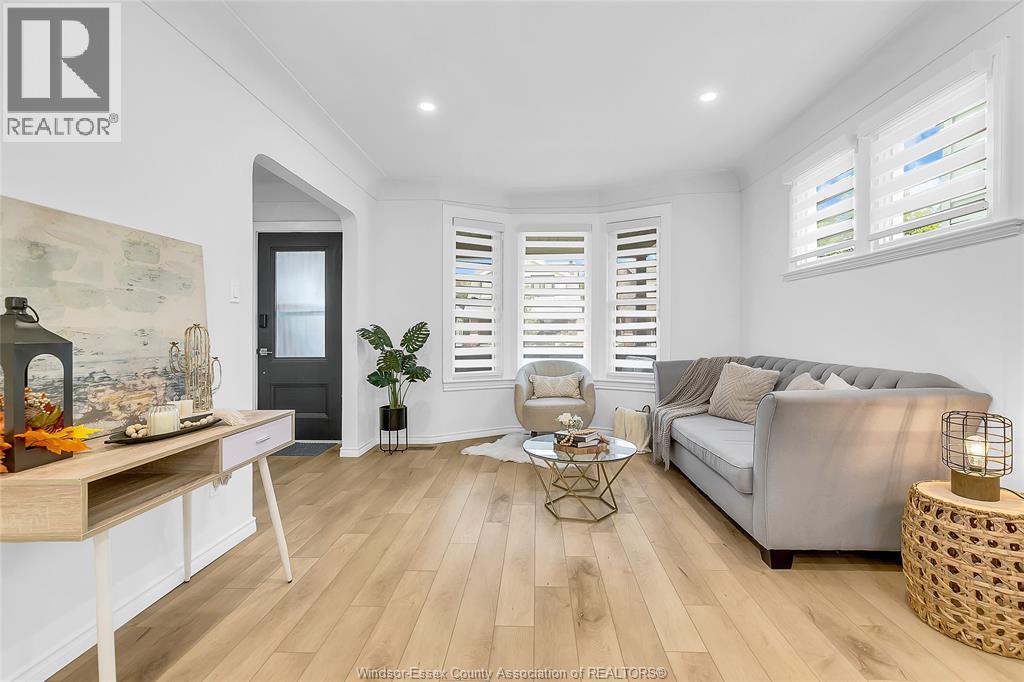1457 Dougall Property Photo 7