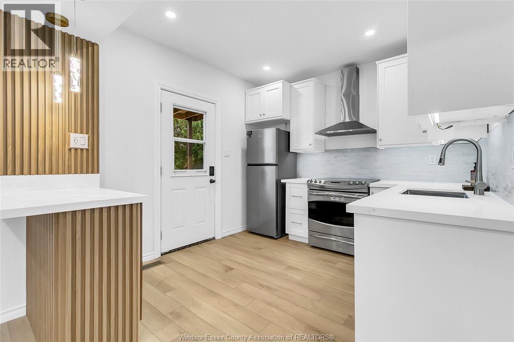 1457 Dougall Property Photo 14