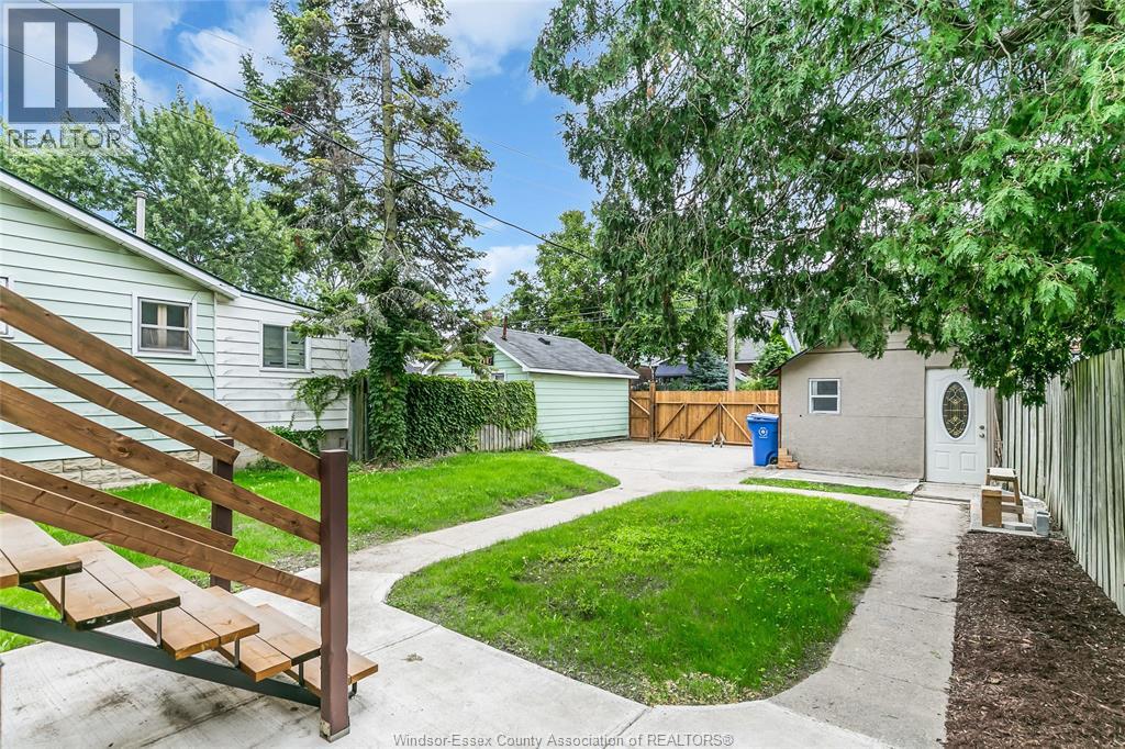 1457 Dougall Property Photo 32
