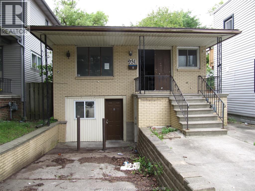 931 CAMPBELL AVE