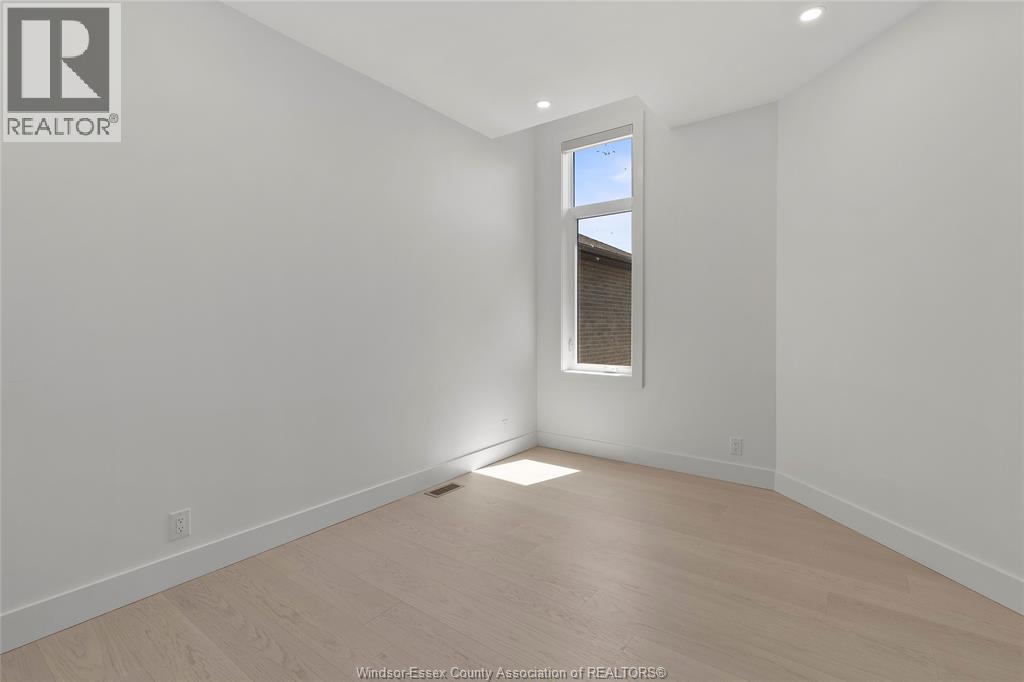 13 Eagle Street Property Photo 15