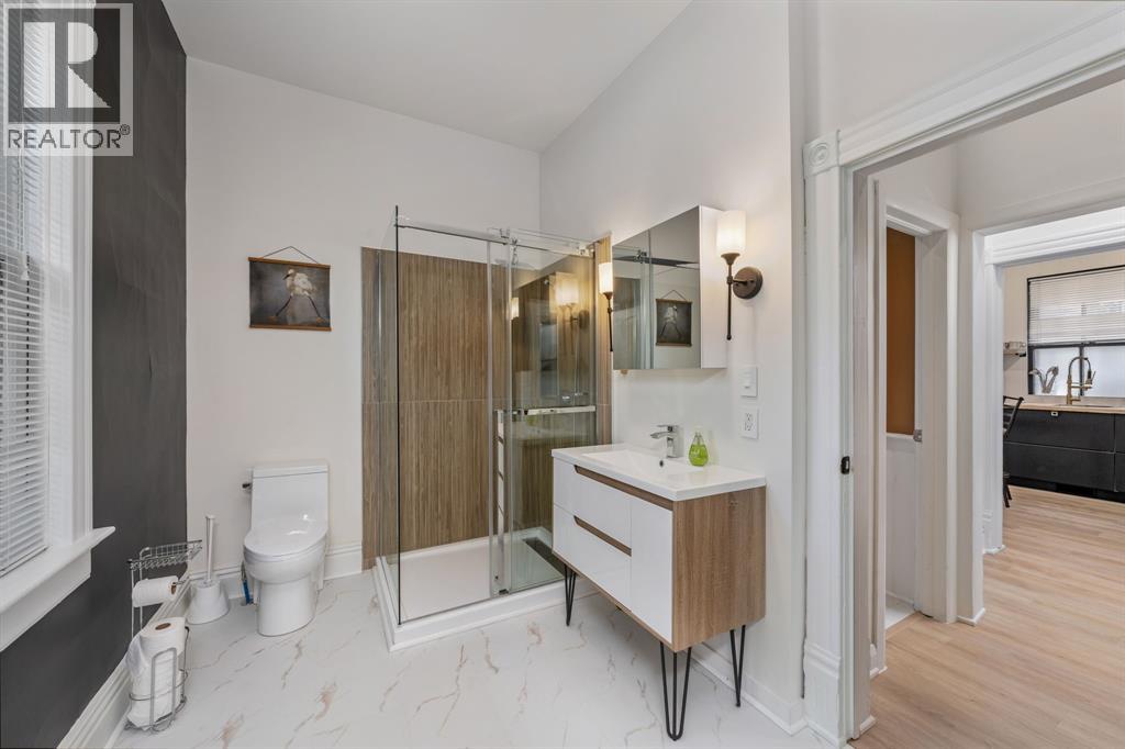 119 Christina Street South Property Photo 10