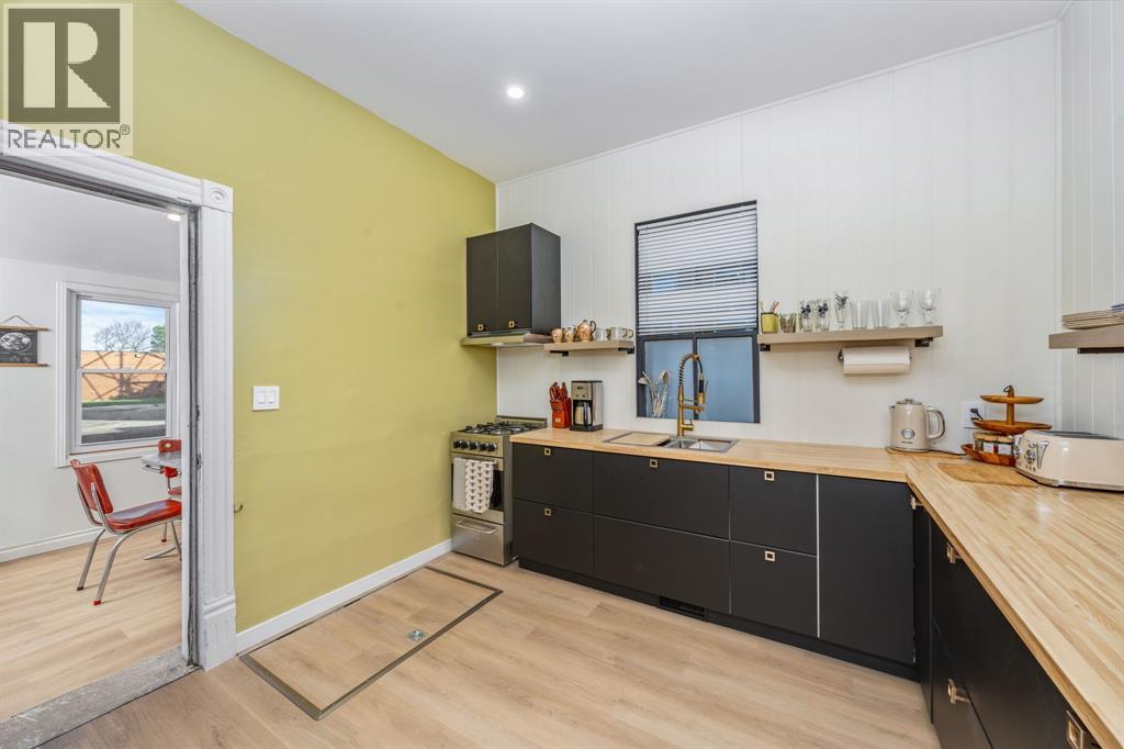 119 Christina Street South Property Photo 14