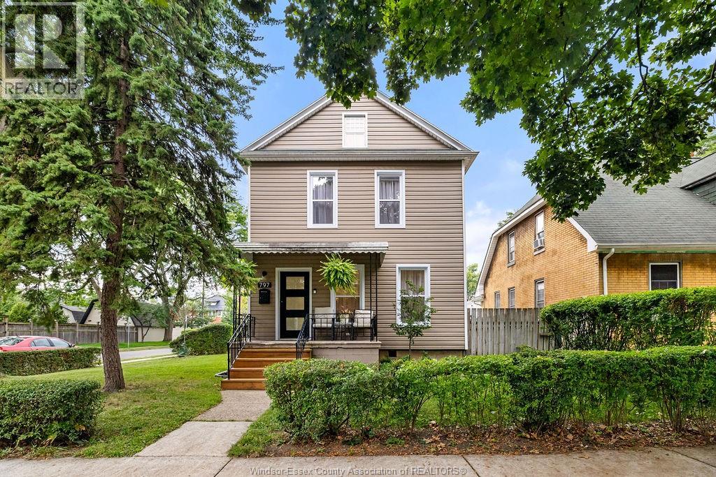 797 MONMOUTH ROAD