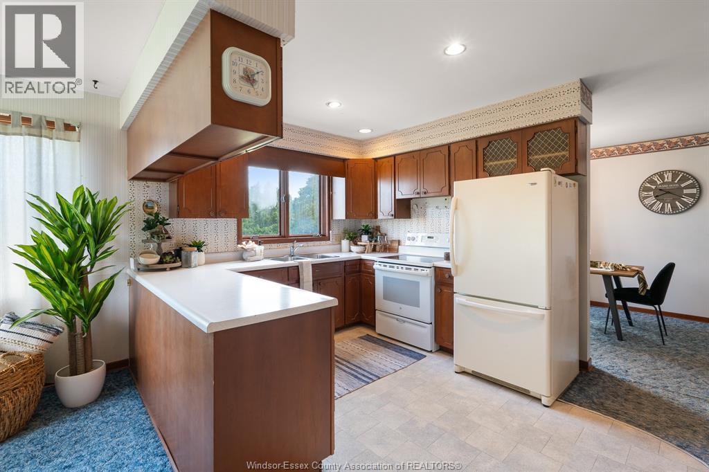 575 Talbot Road East Property Photo 11