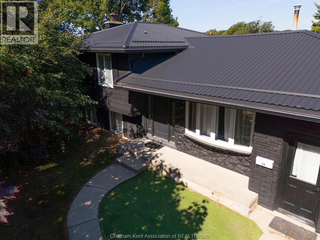94 Ottawa Drive Property Photo 2