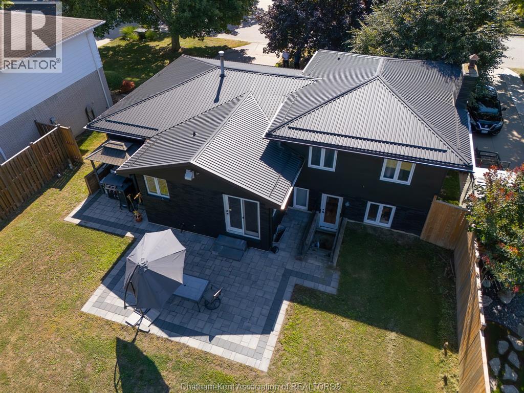 94 Ottawa Drive Property Photo 4