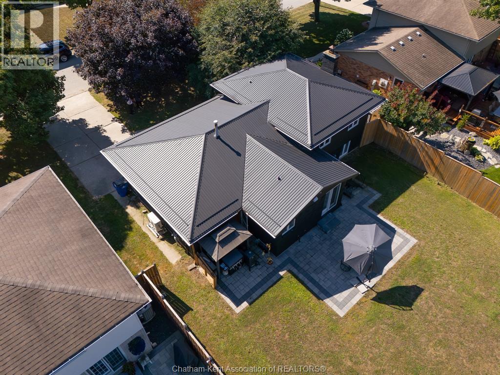 94 Ottawa Drive Property Photo 5