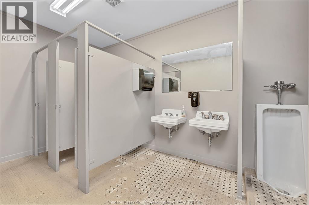 301 Ouellette Property Photo 20