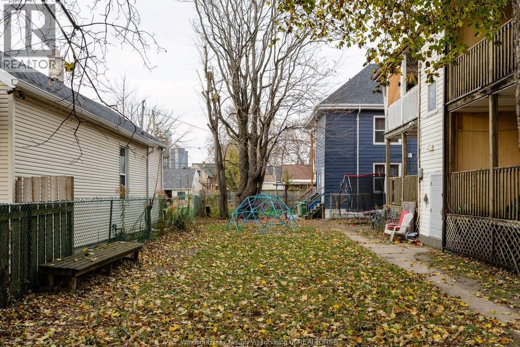 485 Louis Avenue Property Photo 22