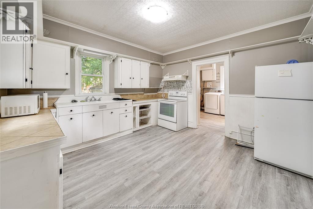 211 Cameron Property Photo 15