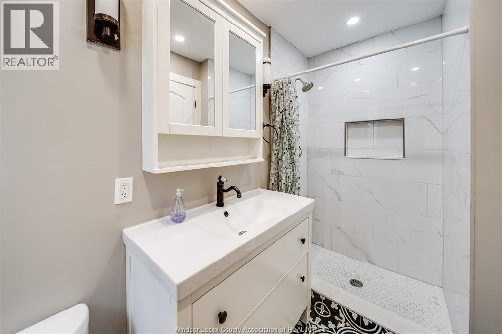 211 Cameron Property Photo 18