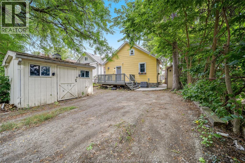 211 Cameron Property Photo 25