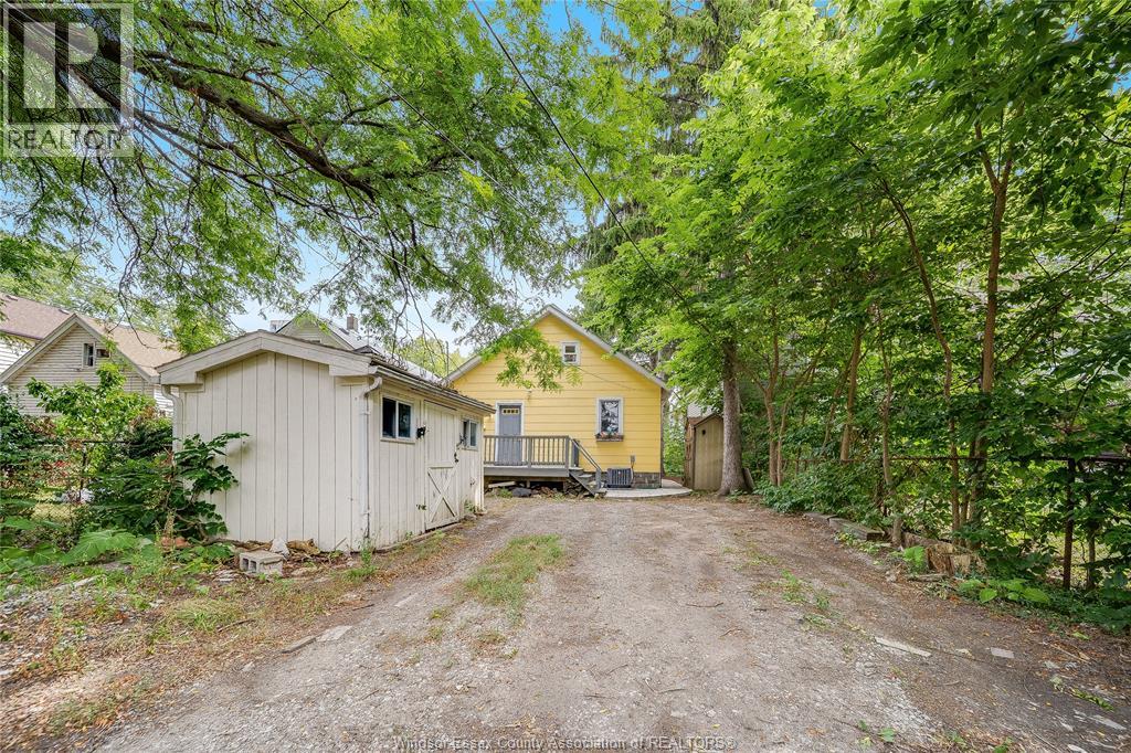 211 Cameron Property Photo 27