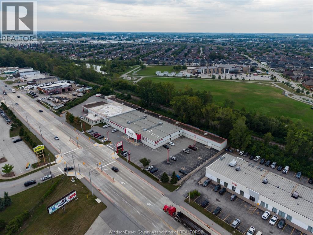 1835 Provincial Road Property Photo 1