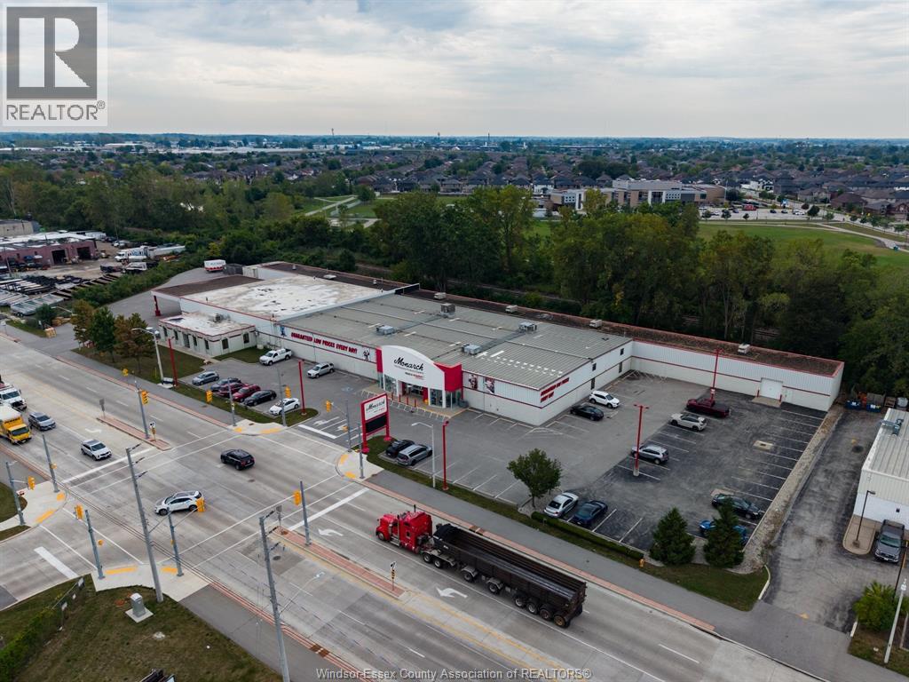 1835 Provincial Road Property Photo 2