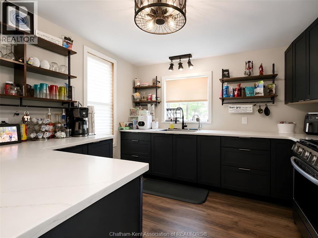 579 Centre Street Property Photo 6