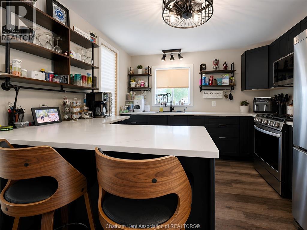 579 Centre Street Property Photo 7