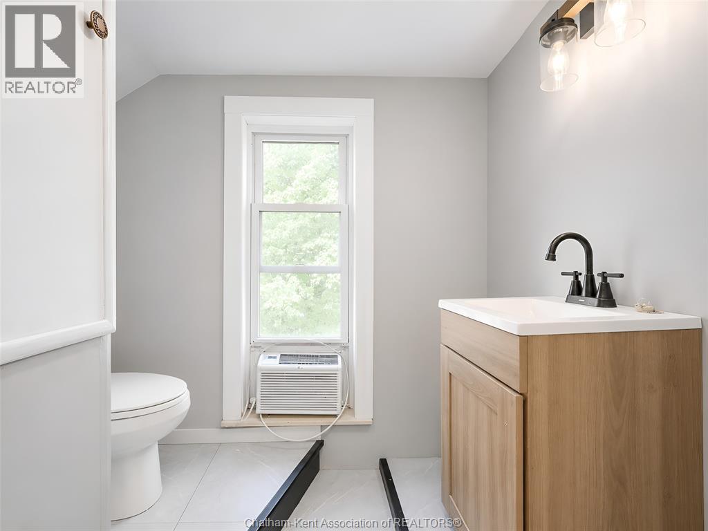 579 Centre Street Property Photo 17