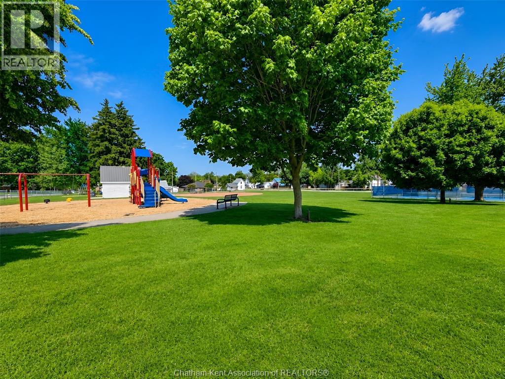 579 Centre Street Property Photo 23
