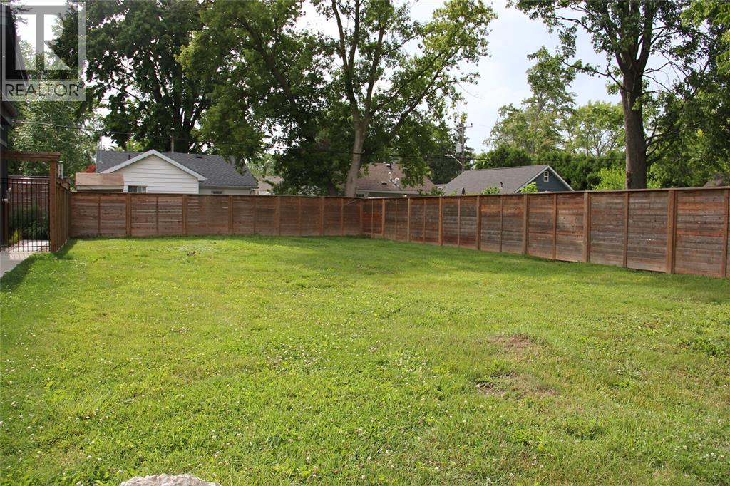 1963 Franklin Avenue Property Photo 2