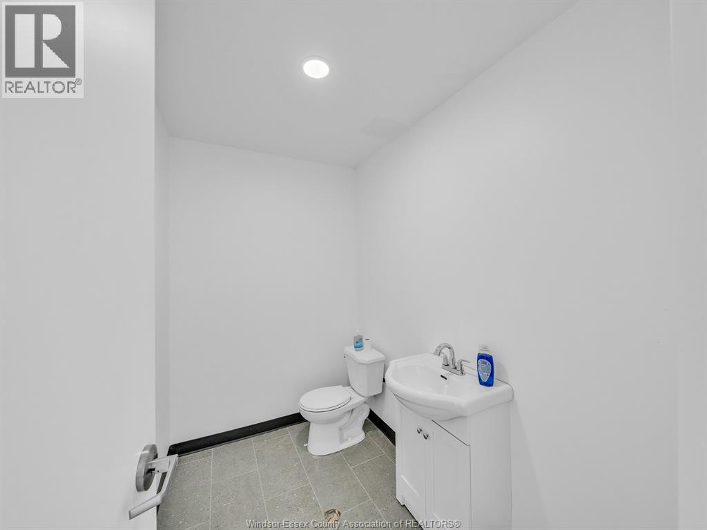 2451 Tecumseh Road West Unit# C Property Photo 11