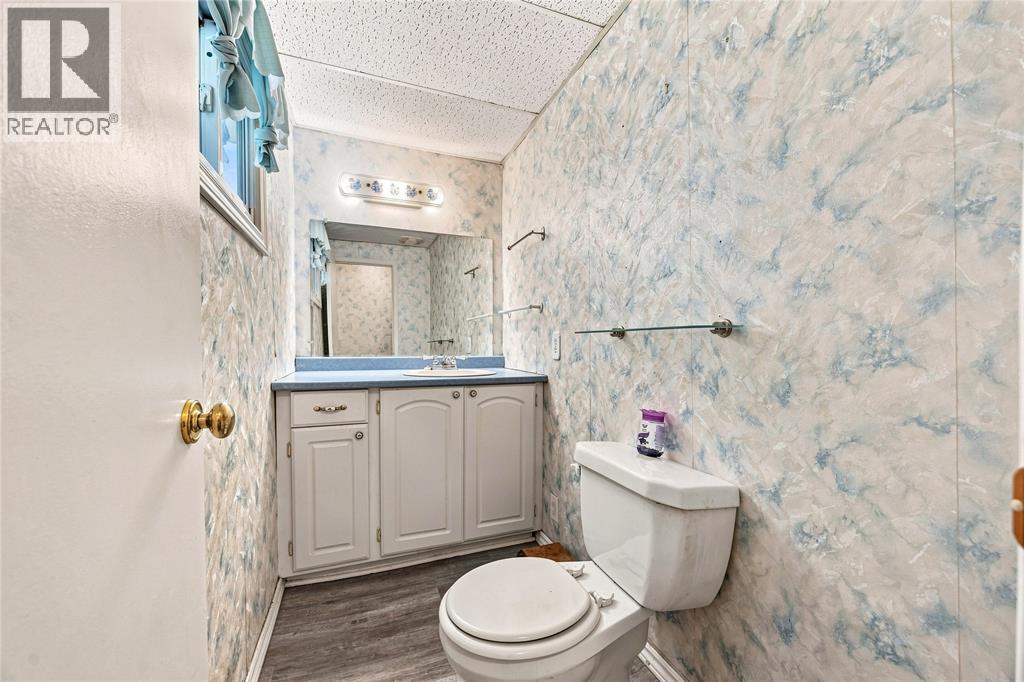 386 Russell Street South Property Photo 15