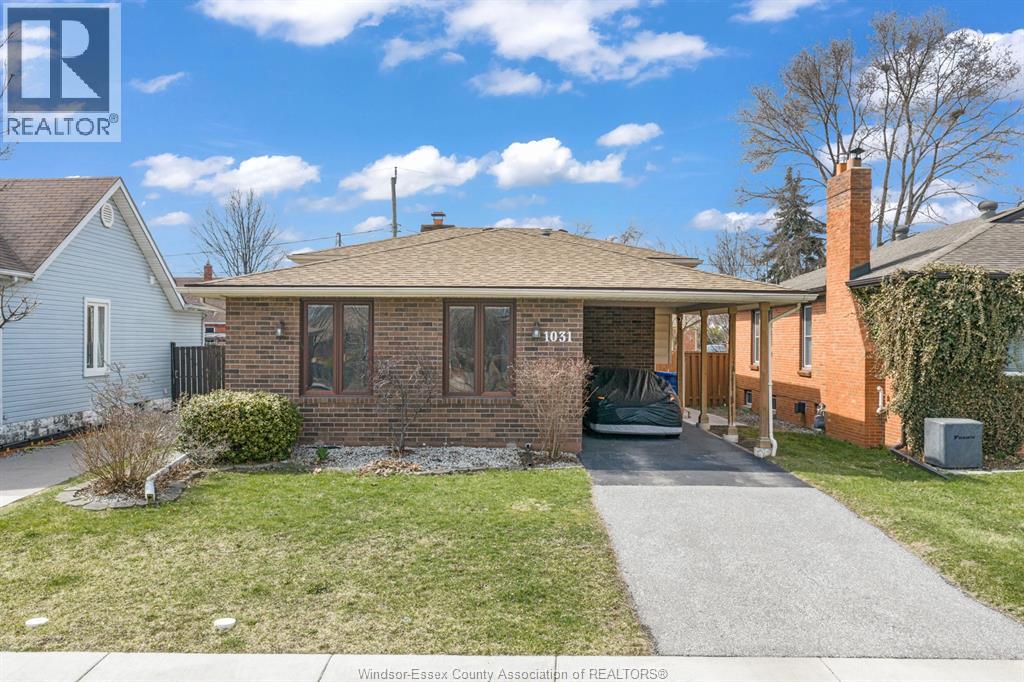 1031 EASTLAWN Property Photo 1