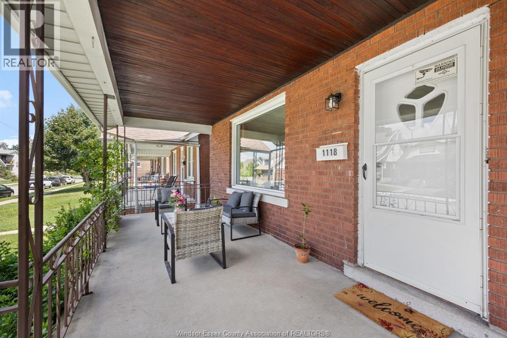1118 Louis Avenue Property Photo 2
