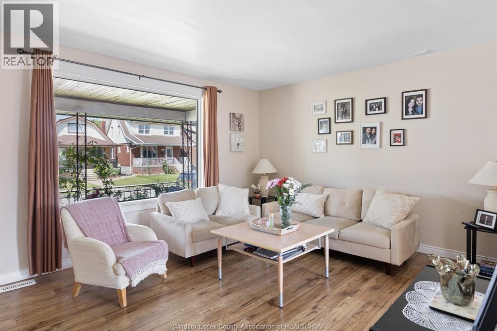 1118 Louis Avenue Property Photo 4