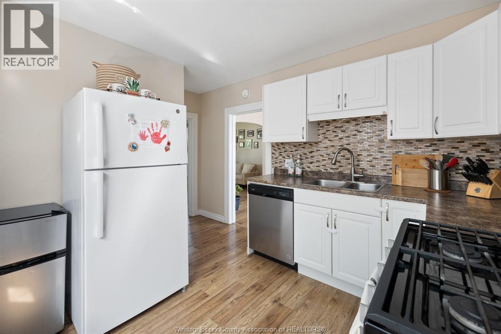 1118 Louis Avenue Property Photo 11